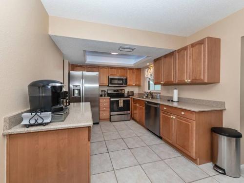 Kitchen, New Gem! Charming vacation home - Casa Y&V in Plantation (FL) Kitchen, New Gem! Charming vacation home - Casa Y&V in Plantation (FL)