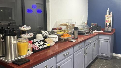 Food and beverages, Xecutive Inn and Suites in Center (TX) Food and beverages, Xecutive Inn and Suites in Center (TX)