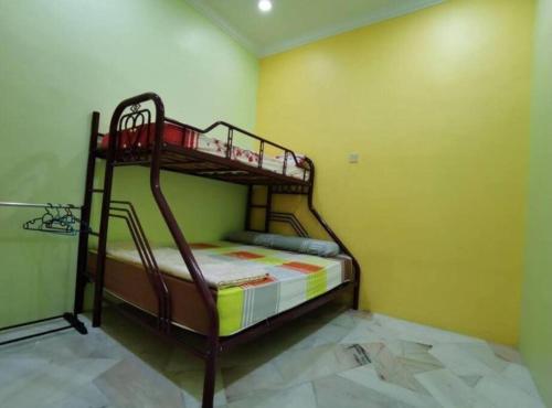 IPOH Be-Shine TAMAN WANG 13-14pax Homestay with 6Bedrooms, 6Bathroom, 1Living, 1Dining, 1Kitchen wit in Falim IPOH Be-Shine TAMAN WANG 13-14pax Homestay with 6Bedrooms, 6Bathroom, 1Living, 1Dining, 1Kitchen wit in Falim