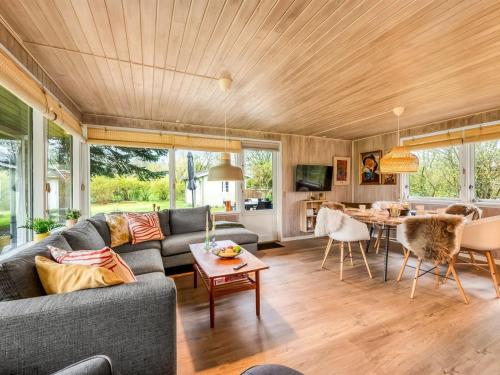 Holiday Home Nelina - 950m to the inlet by Interhome in Falen Holiday Home Nelina - 950m to the inlet by Interhome in Falen