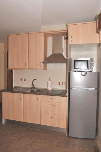 Konyha, Edificio Reyes in La Adrada Konyha, Edificio Reyes in La Adrada