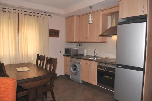 Konyha, Edificio Reyes in La Adrada Konyha, Edificio Reyes in La Adrada