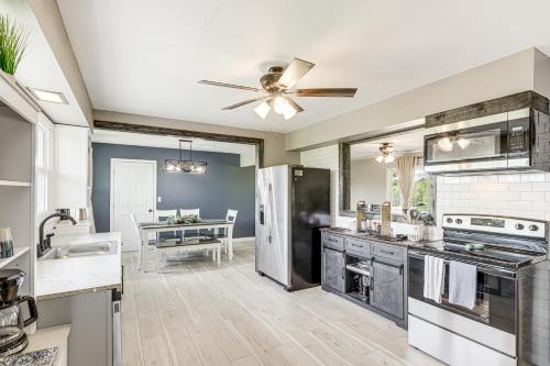 Dry Ridge Farmhouse with Hot Tub and Game Room! in دراى ريدج Dry Ridge Farmhouse with Hot Tub and Game Room! in دراى ريدج
