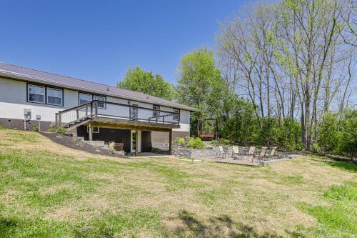 Dry Ridge Farmhouse with Hot Tub and Game Room! in دراى ريدج Dry Ridge Farmhouse with Hot Tub and Game Room! in دراى ريدج