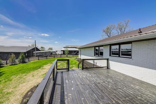 Dry Ridge Farmhouse with Hot Tub and Game Room! in دراى ريدج Dry Ridge Farmhouse with Hot Tub and Game Room! in دراى ريدج