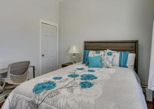 CLINTON HILLS - Newark