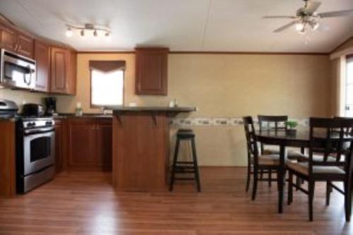 Instalaciones, 2 Bedroom Waterview Cottage Fern Brook 8 in Gravenhurst Instalaciones, 2 Bedroom Waterview Cottage Fern Brook 8 in Gravenhurst