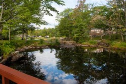 Instalaciones, 2 Bedroom Waterview Cottage Fern Brook 8 in Gravenhurst Instalaciones, 2 Bedroom Waterview Cottage Fern Brook 8 in Gravenhurst