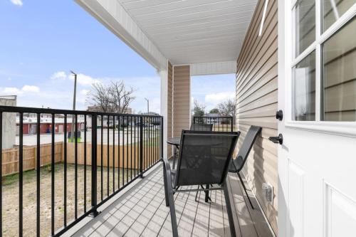 Erkély/terasz, New LUXE APT 3BR Downtown Fay Unit D in Fayetteville (NC) Erkély/terasz, New LUXE APT 3BR Downtown Fay Unit D in Fayetteville (NC)