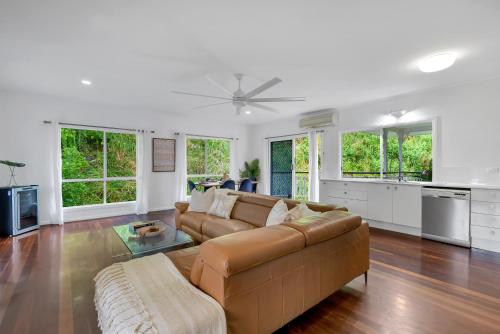 'Tropical Refuge' Classic Queenslander Paradise in Stratford 'Tropical Refuge' Classic Queenslander Paradise in Stratford