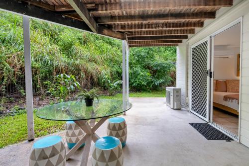 'Tropical Refuge' Classic Queenslander Paradise in Stratford 'Tropical Refuge' Classic Queenslander Paradise in Stratford