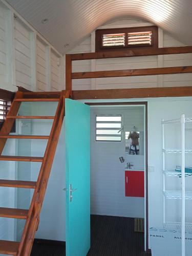 Vista exterior, Les Guettos 1&2. in Le Saint-Esprit Vista exterior, Les Guettos 1&2. in Le Saint-Esprit