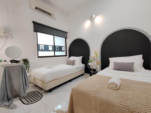 Bed, Sunway Tambun Salesman Stay 5 Bedroom 10pax by IWH near Elightened Heart Buddhist Bed, Sunway Tambun Salesman Stay 5 Bedroom 10pax by IWH near Elightened Heart Buddhist