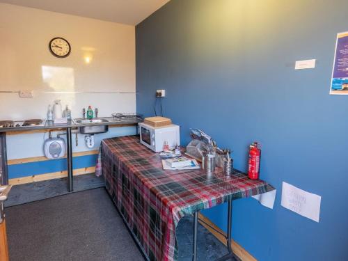 Chalet Phoenix Stable by Interhome in Drumnadrochit Town Center Chalet Phoenix Stable by Interhome in Drumnadrochit Town Center