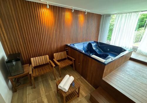 Pezsgőfürdő, Wembley Inn Hotel in Praia das Toninhas Pezsgőfürdő, Wembley Inn Hotel in Praia das Toninhas