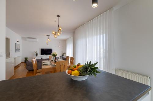 Apartment Makai with a Rooftop Terrace in 加廸納 Apartment Makai with a Rooftop Terrace in 加廸納