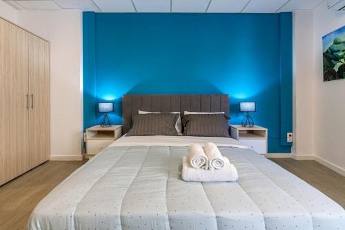 Maricool Minimal Spacious Downtown Loft