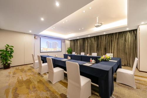 Meeting room / ballrooms, Guangdong Hotel Shanghai in Yangpu Wujiaochang Meeting room / ballrooms, Guangdong Hotel Shanghai in Yangpu Wujiaochang