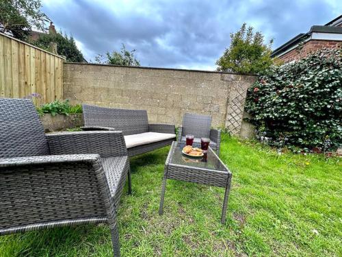 View, Fabulous and Relaxing Holiday Sand Beach and Sun in Bournemouth Suburbs View, Fabulous and Relaxing Holiday Sand Beach and Sun in Bournemouth Suburbs