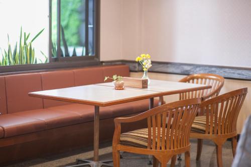 Klaang Muang Hotel Rayong near Wat Pa Pradu Klaang Muang Hotel Rayong near Wat Pa Pradu