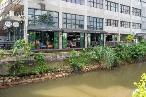 Quip Design Phuket Hotel11