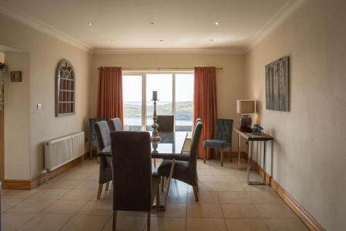 Létesítmények, Once Upon a Tide in Connemara Létesítmények, Once Upon a Tide in Connemara