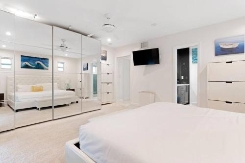 Beautiful Bayfront House 3Bed 2Bth Home parking