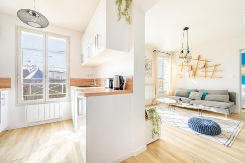 Kitchen, Le jardin d'hiver in Pontoise Kitchen, Le jardin d'hiver in Pontoise