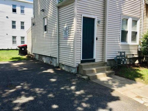 Comfy Easeful Two Bed Apartment 30 min to Boston in Brockton Comfy Easeful Two Bed Apartment 30 min to Boston in Brockton