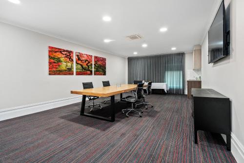 غرفة الاجتماعات/الاحتفالات, فندق كواليتي باركليك شيبارتون (Quality Hotel Parklake Shepparton) in شيبارتون غرفة الاجتماعات/الاحتفالات, فندق كواليتي باركليك شيبارتون (Quality Hotel Parklake Shepparton) in شيبارتون