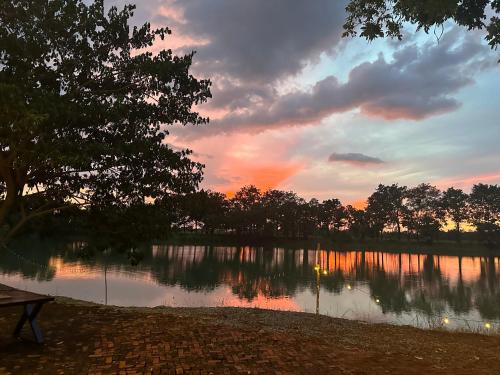 Surrounding environment, 385 Lake in Bang Mun Nak Surrounding environment, 385 Lake in Bang Mun Nak