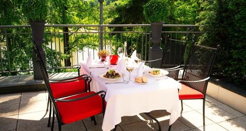 Ресторан, Victor's Residenz-Hotel Saarbrucken in Саарбрюкен Ресторан, Victor's Residenz-Hotel Saarbrucken in Саарбрюкен