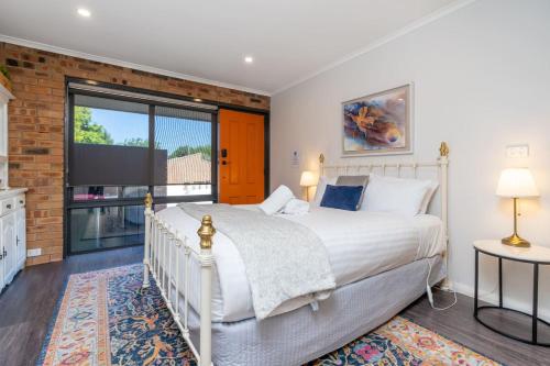 Peaceful 1BR Home near Canberra Hospital - Hosted by CanStay in Red Hill Peaceful 1BR Home near Canberra Hospital - Hosted by CanStay in Red Hill