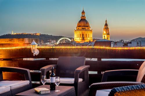 Opera Panoramic Penthouse Suite