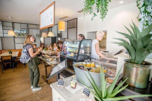 Eten en drinken, Wombat's The City Hostel Vienna Naschmarkt near Haus des Meeres - Aqua Terra Zoo Eten en drinken, Wombat's The City Hostel Vienna Naschmarkt near Haus des Meeres - Aqua Terra Zoo