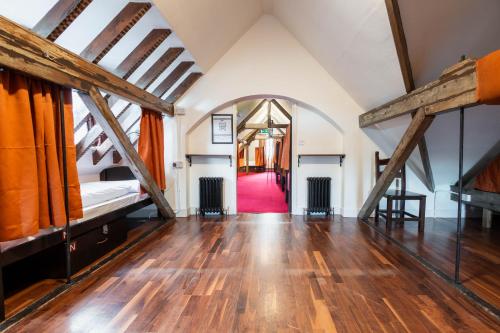 Palmers Lodge: Swiss Cottage in Camden Palmers Lodge: Swiss Cottage in Camden