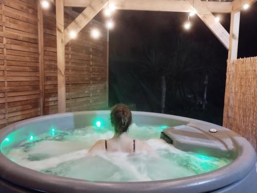 Pezsgőfürdő, Jolie maison au calme et proche mer avec spa en option in Les Pieux Pezsgőfürdő, Jolie maison au calme et proche mer avec spa en option in Les Pieux