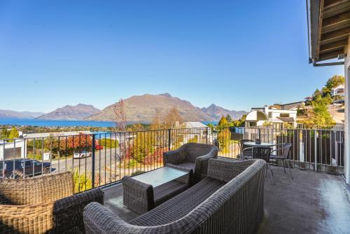Gorgeous Views - Queenstown Private Townhouse