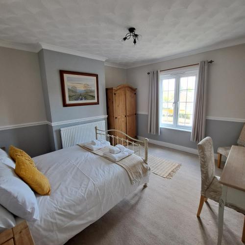 Generous 3 bed in the heart of the village