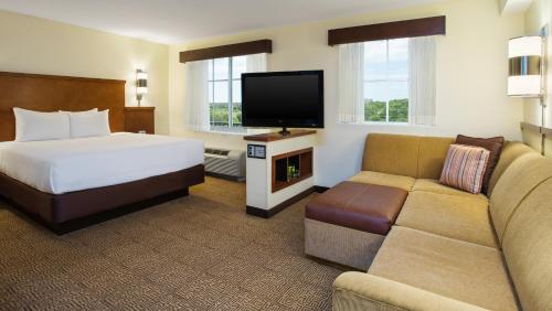 椰子點凱悅嘉軒酒店 (Hyatt Place Coconut Point) in 埃斯特羅 椰子點凱悅嘉軒酒店 (Hyatt Place Coconut Point) in 埃斯特羅