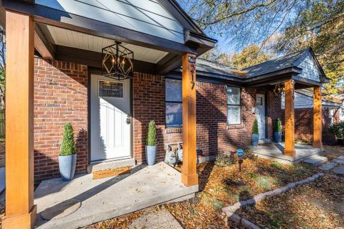 70s Boho Near Zoo & Liberty Bowl! near Memphis Zoo 70s Boho Near Zoo & Liberty Bowl! near Memphis Zoo