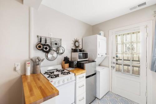 70s Boho Near Zoo & Liberty Bowl! near Memphis Zoo 70s Boho Near Zoo & Liberty Bowl! near Memphis Zoo