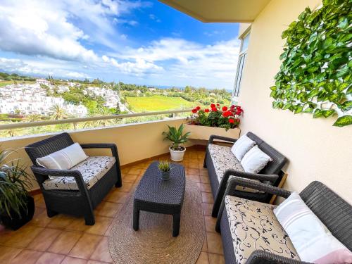 Modern Apartment with Terrace - 2 Min from the Beach in Estepona Modern Apartment with Terrace - 2 Min from the Beach in Estepona