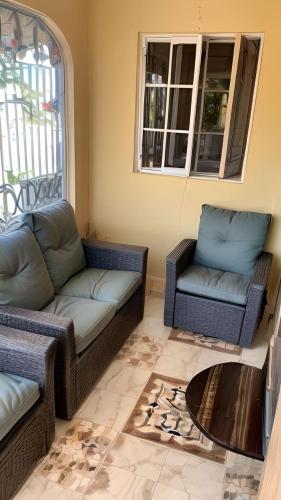 設施, Shelly's in 老港口 設施, Shelly's in 老港口