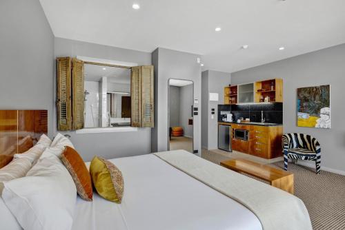 King and Queen Hotel Suites in New Plymouth CBD King and Queen Hotel Suites in New Plymouth CBD