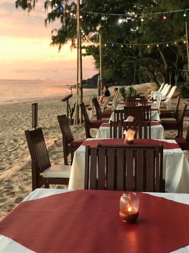 Restaurant, Sayang Beach Resort in Pra Ae Beach Restaurant, Sayang Beach Resort in Pra Ae Beach