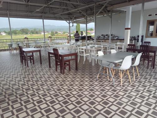 Restaurant, LOSMEN 88 in Tentena Restaurant, LOSMEN 88 in Tentena