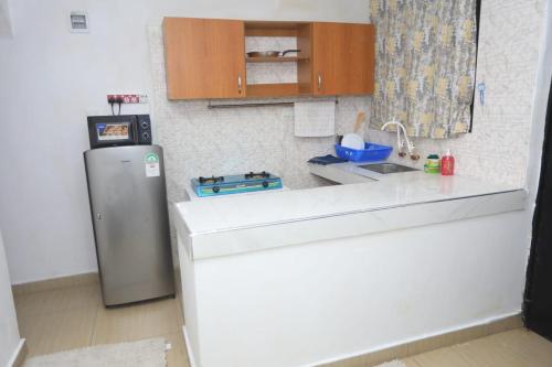 One bedroom fully furnished apartment at bamburi in Момбаса One bedroom fully furnished apartment at bamburi in Момбаса