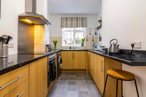 設施, Lovely 4BDR home- Off street parking sleeps 7 in 貝斯頓中部 設施, Lovely 4BDR home- Off street parking sleeps 7 in 貝斯頓中部