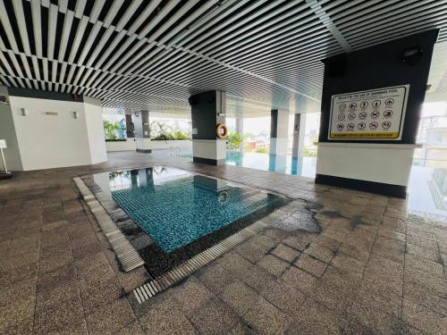 Swimming pool, Twin tower klcc view VUE residences near Sentul Timur LRT Station Swimming pool, Twin tower klcc view VUE residences near Sentul Timur LRT Station